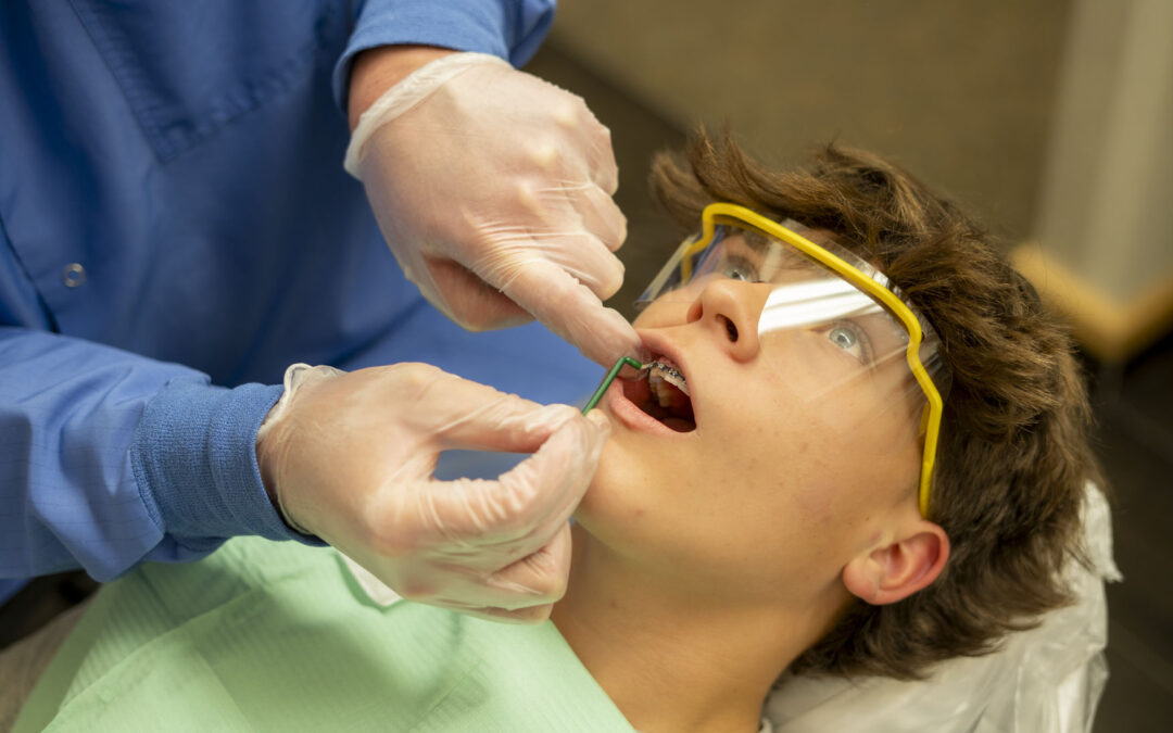 How to Maintain Clean Teeth Between Visits